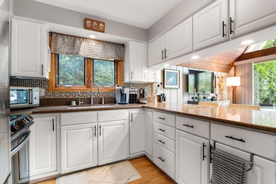 Great Kitchen Setup!