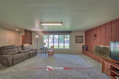 719 W B St, Basin, WY 82410 - photo 3