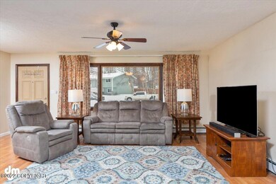 04-Living Room Unit 1 MS_9851