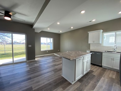 463 7th Ave, Columbus, NE 68601 - photo 3