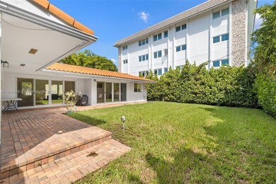 811 Capri St, Coral Gables, FL 33134 - photo 4