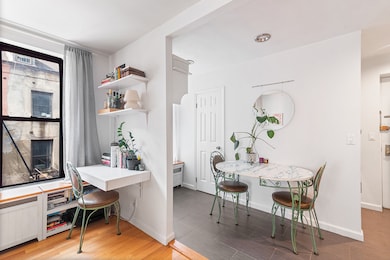 210 Thompson St unit 8, New York, NY 10012 - photo 6