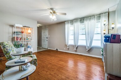 1812 Linden Dr, Denton, TX 76201 - photo 4