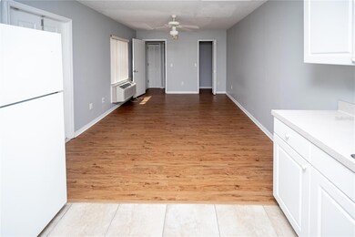 527 Caribbean Dr unit B, Davenport, FL 33897 - photo 2