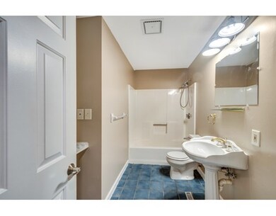 59 Linden St unit 1402, Taunton, MA 02780 - photo 7