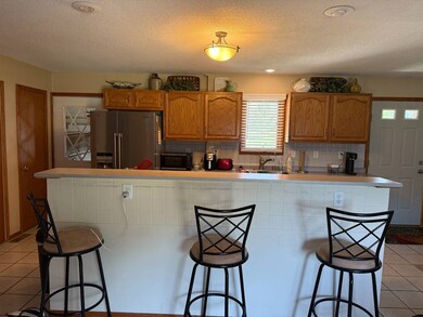 610 E Maple St, Sutton, NE 68979 - photo 7