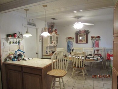 breakfast room