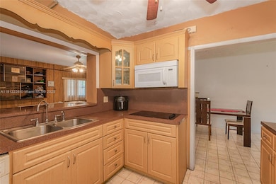 1155 NE 110th St, Miami, FL 33161 - photo 4