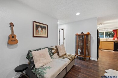 920 S 4th St, Independence, OR 97351 - photo 7