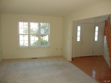 6947 Hearth Ln, Macungie, PA 18062 - photo 6