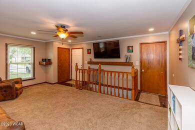 710 N Blackhoof St, Wapakoneta, OH 45895 - photo 5