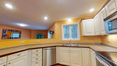1-Ledges-Court-Lewiston-Maine-04240-1125