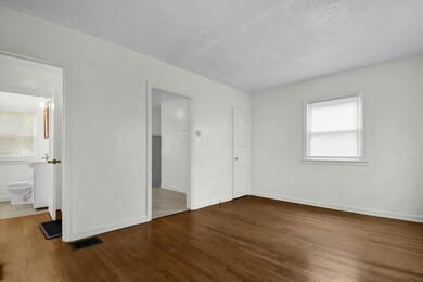 6-web-or-mls-1211-e-23rd-ave