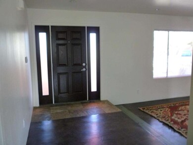 6-Foyer