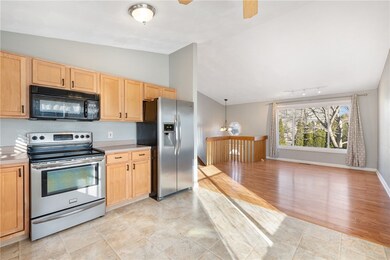 8 Standring St, Cumberland, RI 02864 - photo 3