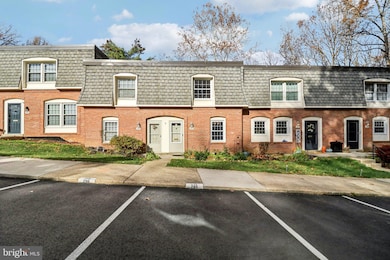 5912 Minutemen Rd unit 295, Springfield, VA 22152 - photo 3