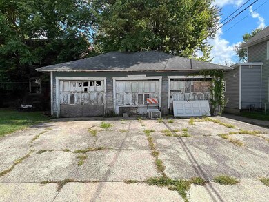 623-625 W Howard St, Other, IN 47305 - photo 5