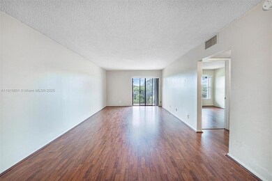 Lakeview Gardens unit 405D, Plantation, FL 33324 - photo 6