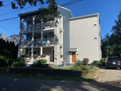 3 William St unit 2, Bristol, RI 02809 - photo 2