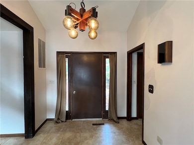 2095 N 2085 St, Saint Elmo, IL 62458 - photo 7