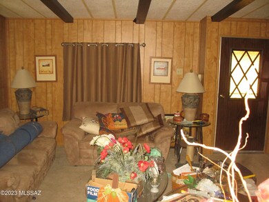 6048 Flying M Living Room
