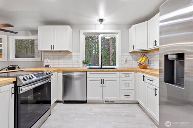 21712 E Terra Ln SE, Yelm, WA 98597 - photo 5