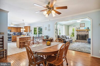 5824 Miriam Dr, Sykesville, MD 21784 - photo 2