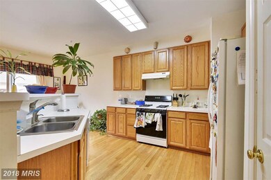 21154 Camomile Ct unit 122, Germantown, MD 20876 - photo 3