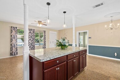 610 Roma St-25