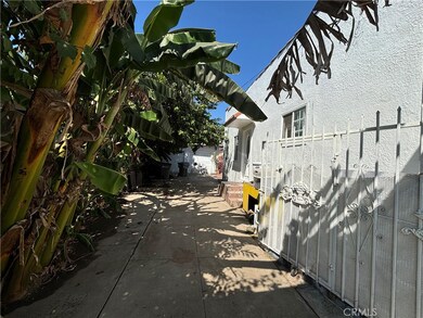 3175 Oakwood Ave, Lynwood, CA 90262 - photo 3