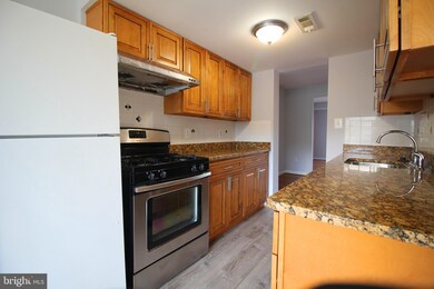 2428 Sun Valley Cir unit 7, Silver Spring, MD 20906 - photo 6