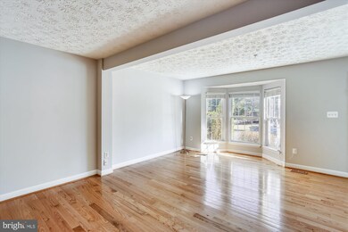 2716 Mapleview Ct, Odenton, MD 21113 - photo 4