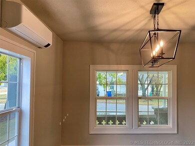 Ductless heat/air, widows, and lighting of Dinning