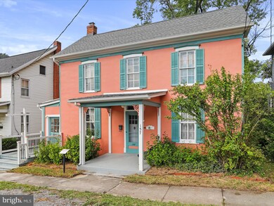 157 Congress St, Berkeley Springs, WV 25411 - photo 2