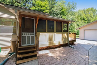 Screen porch