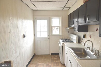 9742 Conmar Rd, Middle River, MD 21220 - photo 6