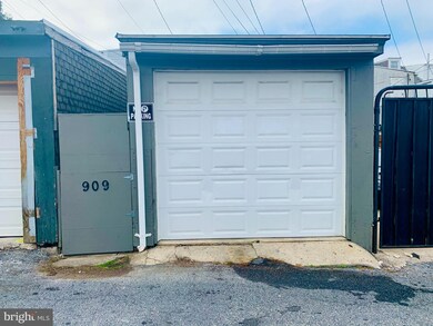 909 Moss St, Reading, PA 19604 - photo 6