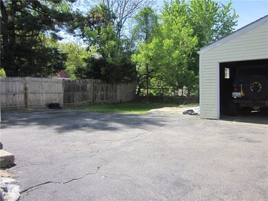60 Samuel Ave, Pawtucket, RI 02860 - photo 7