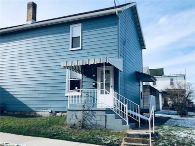 314 Linden St, Vandergrift, PA 15690 - photo 2