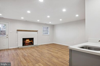 9575 Blake Park Ct, Fairfax, VA 22031 - photo 2