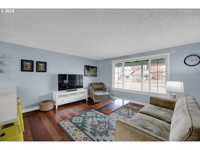 1036 Oak St, Junction City, OR 97448 - photo 6