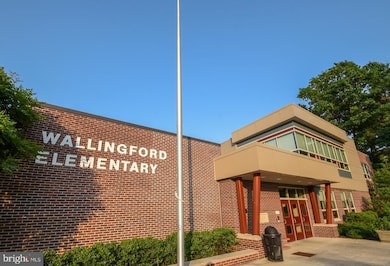 49 Green Valley Rd, Wallingford, PA 19086 - photo 2