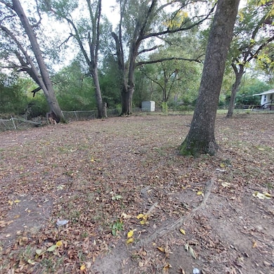 318 N Frost St, New Boston, TX 75570 - photo 2