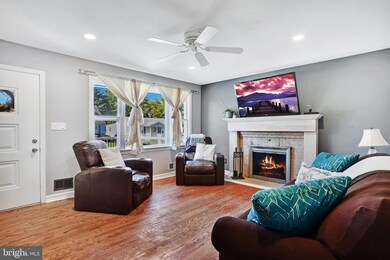 261 Carvel Rd, Pasadena, MD 21122 - photo 2