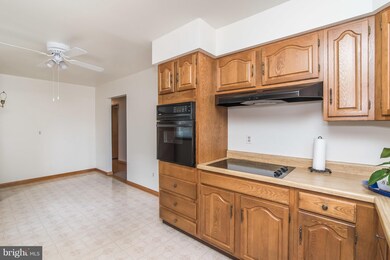 3208 Polar Ave, Halethorpe, MD 21227 - photo 6