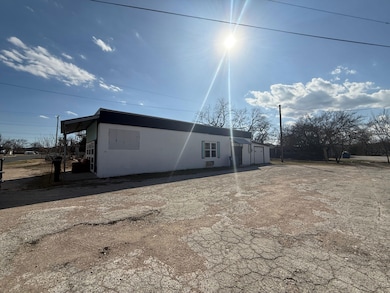 115 N 8th St, Junction, TX 76849 - photo 2