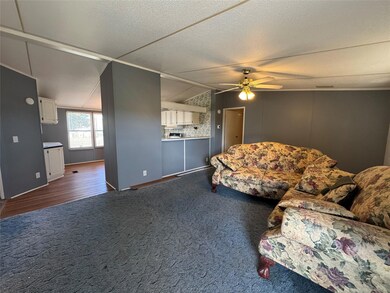 114 Speir Ln unit B, Elgin, TX 78621 - photo 4