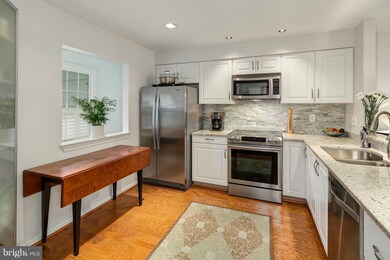 5818 Linden Square Ct unit 59, Rockville, MD 20852 - photo 4