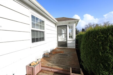 entry deck