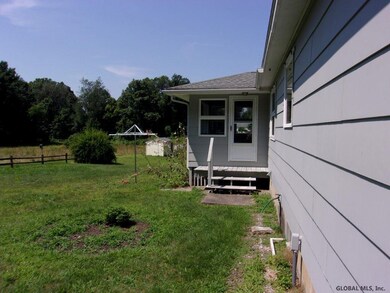 27 Phillip St, Troy, NY 12180 - photo 3